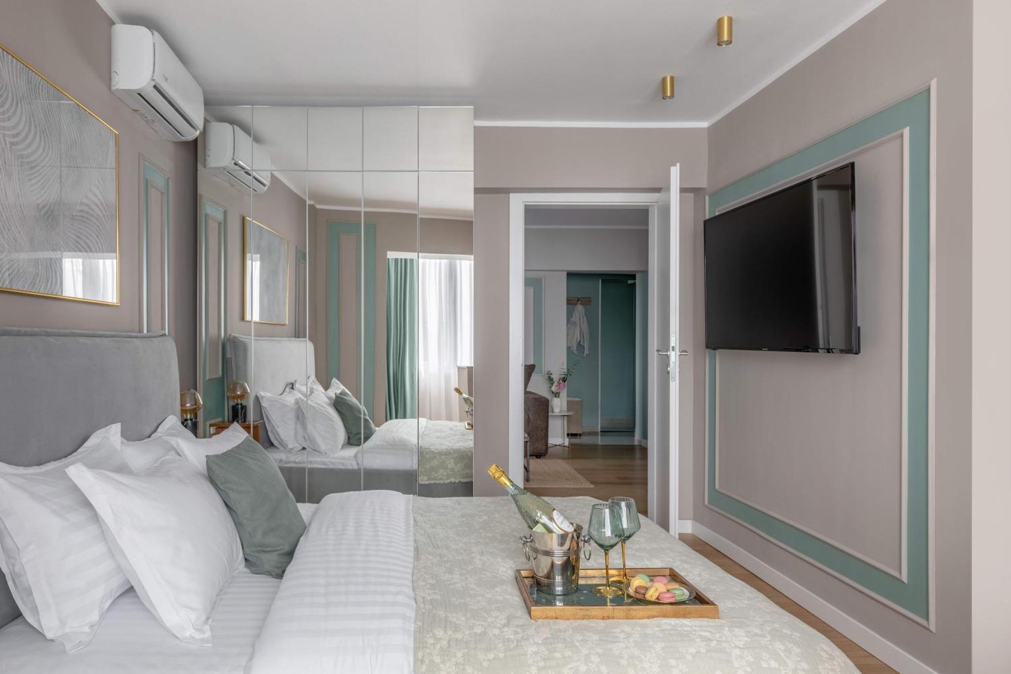 Holt - Sublime Minty Green 1Br On The Park Boekarest Buitenkant foto